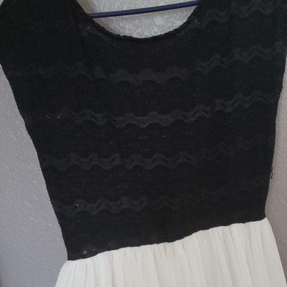 Dress - Picture 3 of 5